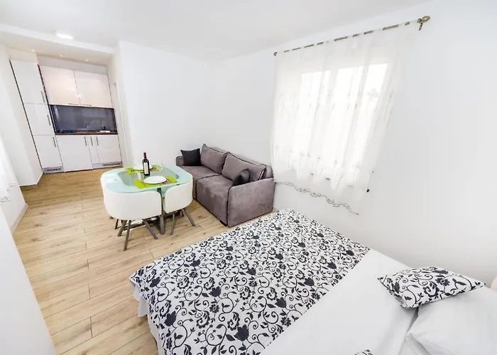 Forum Center Old Town *